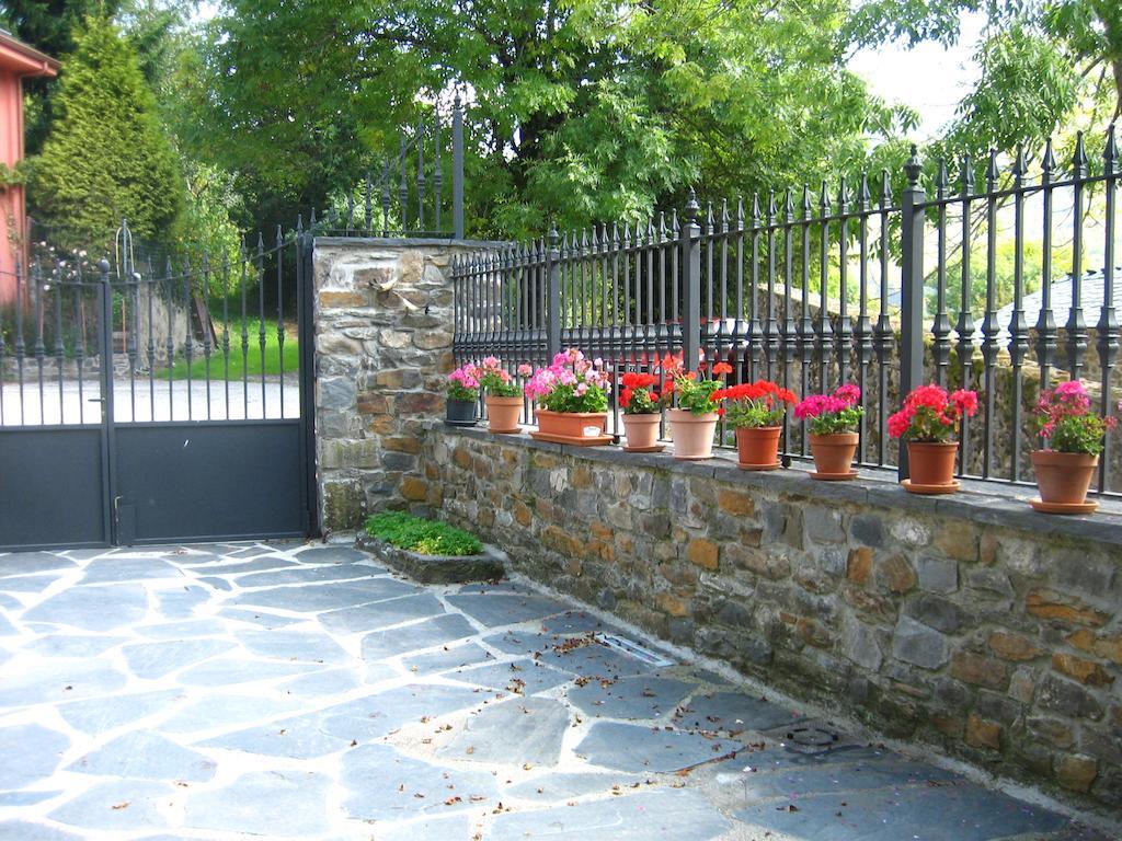 Apartamentos Rurales Casa Baltasar Monasterio De Hermo ภายนอก รูปภาพ