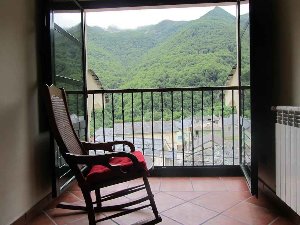 Apartamentos Rurales Casa Baltasar Monasterio De Hermo ห้อง รูปภาพ