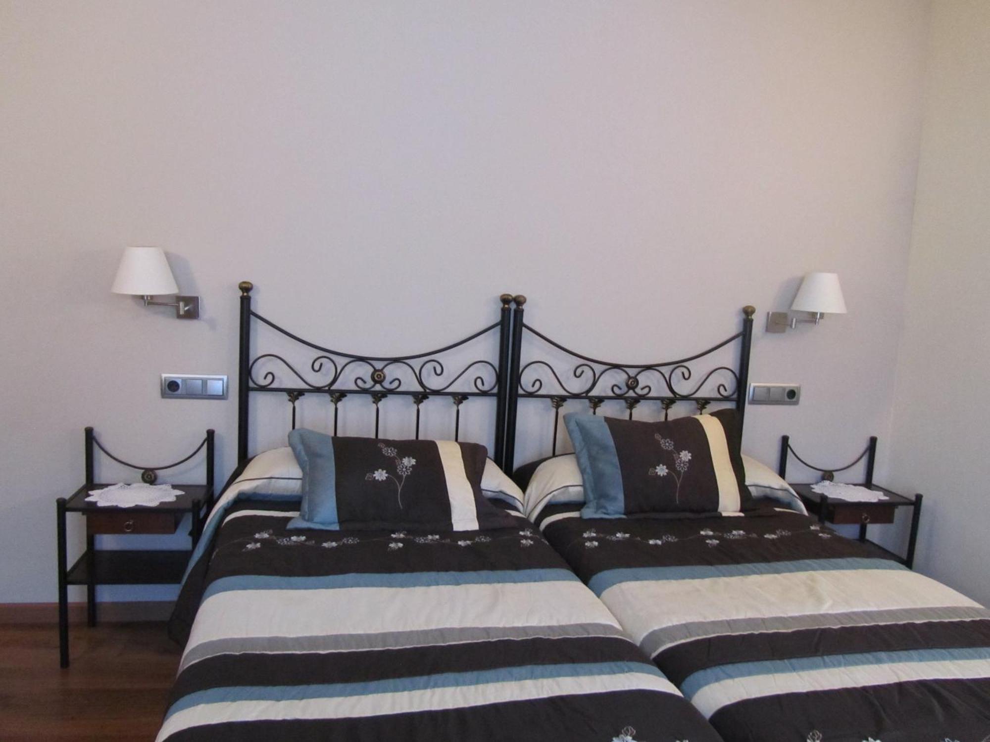 Apartamentos Rurales Casa Baltasar Monasterio De Hermo ภายนอก รูปภาพ
