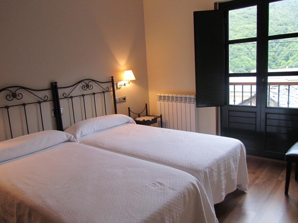 Apartamentos Rurales Casa Baltasar Monasterio De Hermo ห้อง รูปภาพ