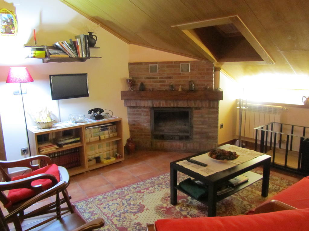 Apartamentos Rurales Casa Baltasar Monasterio De Hermo ห้อง รูปภาพ