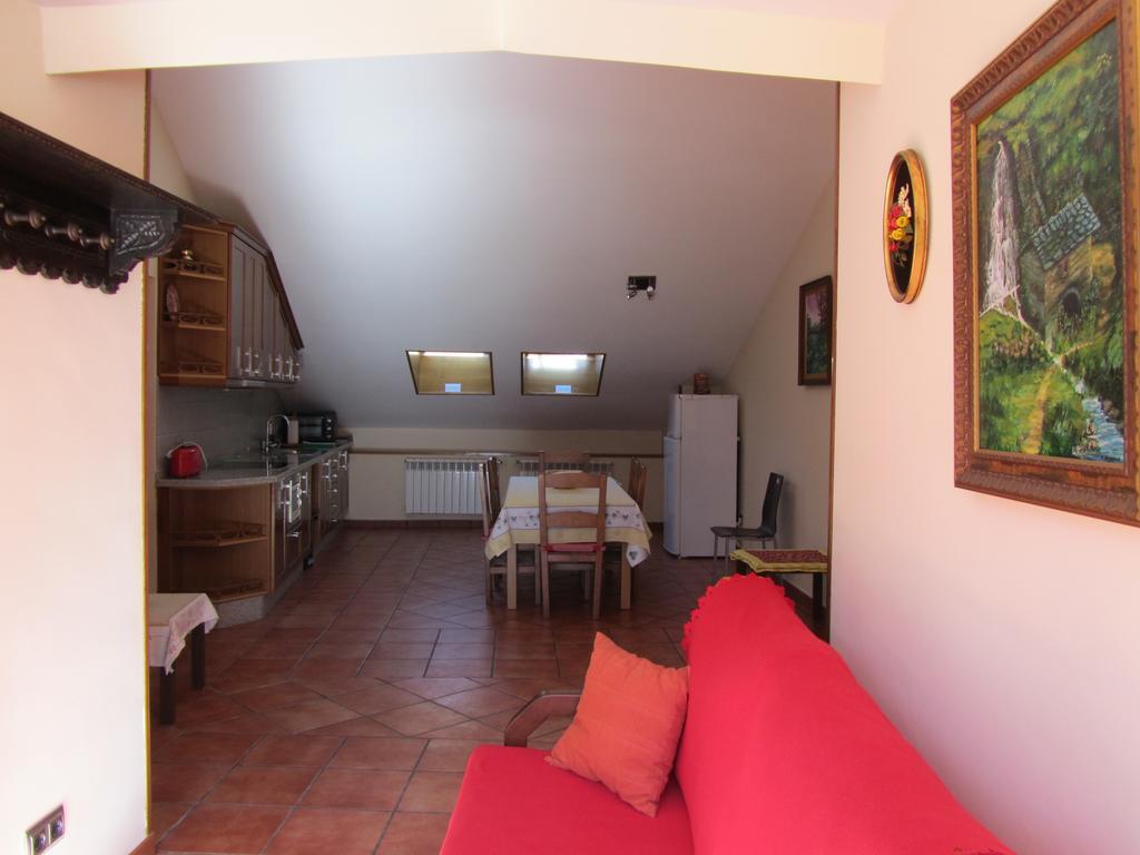 Apartamentos Rurales Casa Baltasar Monasterio De Hermo ภายนอก รูปภาพ
