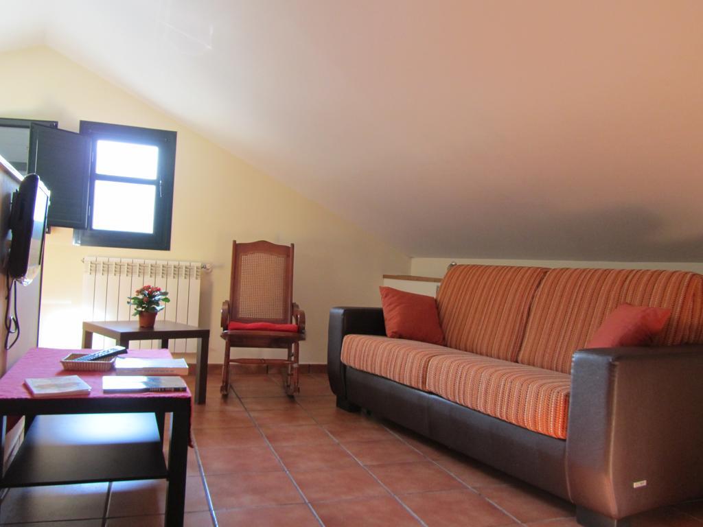 Apartamentos Rurales Casa Baltasar Monasterio De Hermo ภายนอก รูปภาพ